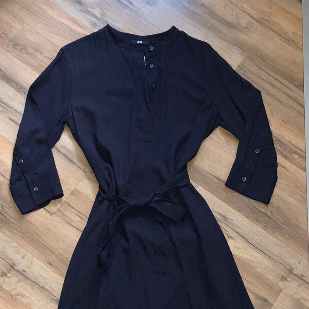 Uniqlo navy blue rayon midi dress